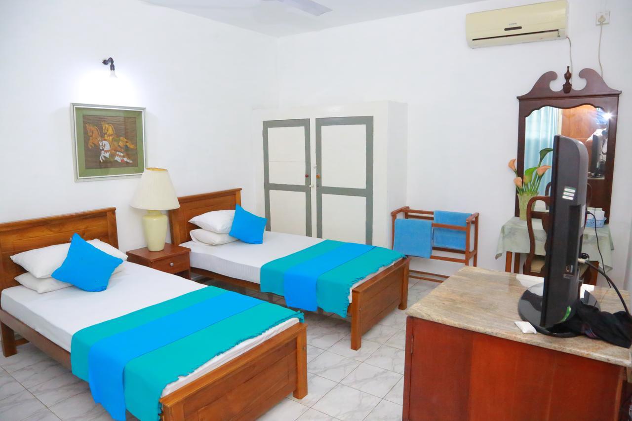 Ranveli Beach Resort Dehiwala-Mount Lavinia Exterior foto