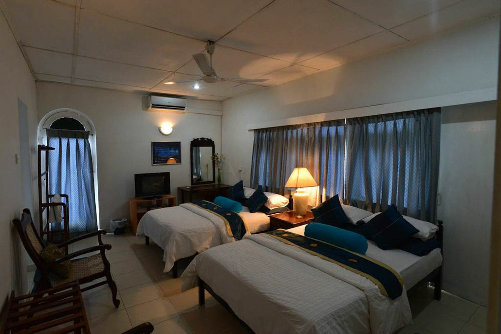 Ranveli Beach Resort Dehiwala-Mount Lavinia Exterior foto