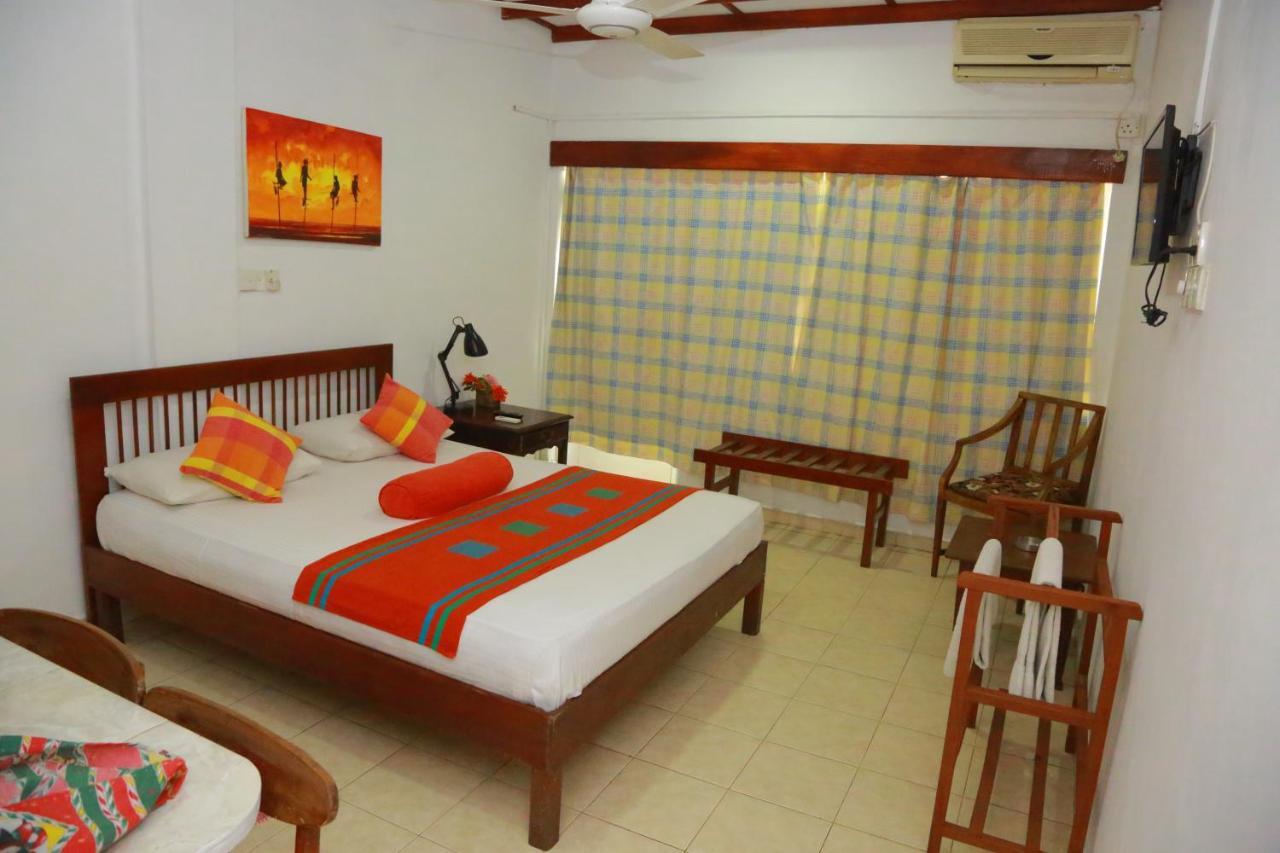 Ranveli Beach Resort Dehiwala-Mount Lavinia Exterior foto